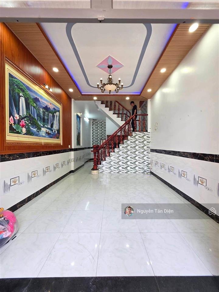 Nhà an phú cặp nách chợ chỉ 2 tỷ 550