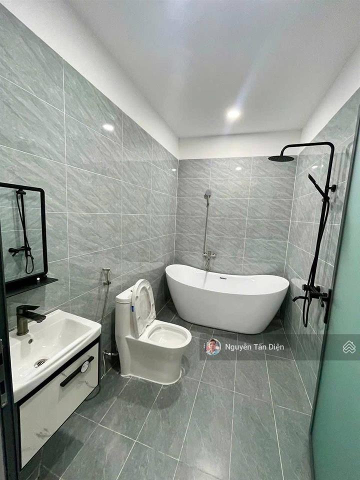 Nhà phố 3 tầng chỉ 4 tỷ 4 thương lượng