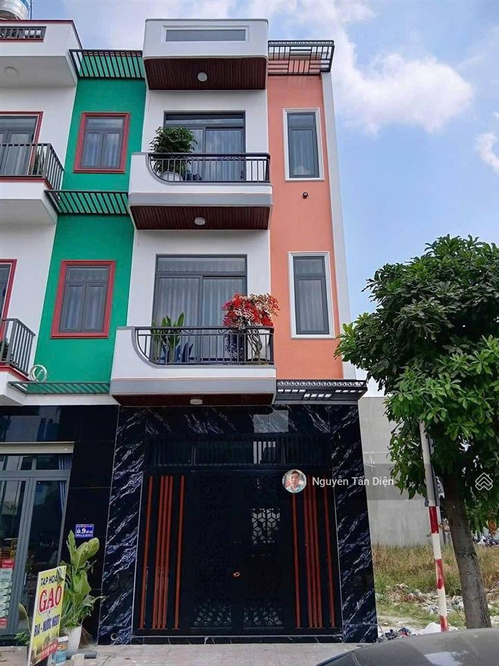 Nhà phố 3 tầng sổ hồng hoàn công 71m2 ngang 4.5 chỉ 4 tỷ 4 thương lượng