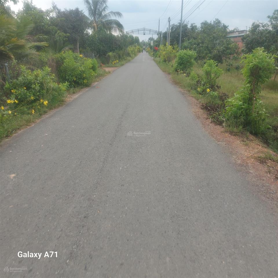 1,8 tỷ cho 40m mặt đường nhựa, 939m2, 100m2 thổ cư xã phú lý