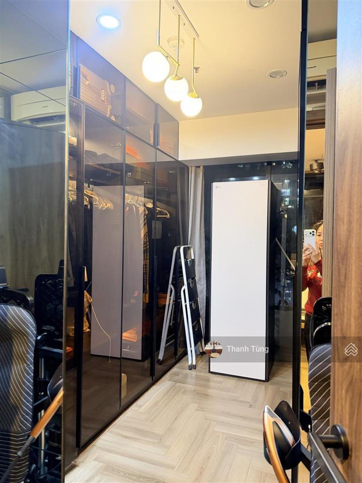 Chính chủ bán căn hộ chung cư vp4 linh đàm , 113m2 sổ đỏ, 3 ngủ , 2wc đầy đủ nội thất giá 12,6 tỷ