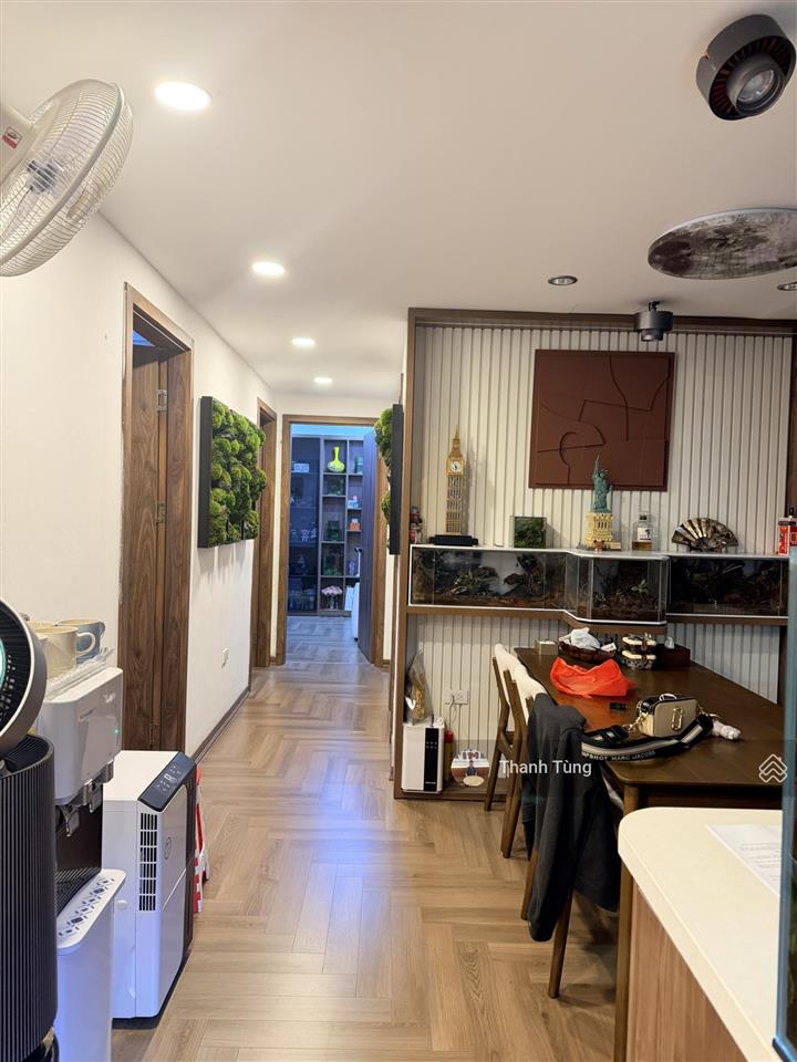 Chính chủ bán căn hộ chung cư vp4 linh đàm , 113m2 sổ đỏ, 3 ngủ , 2wc đầy đủ nội thất giá 12,6 tỷ