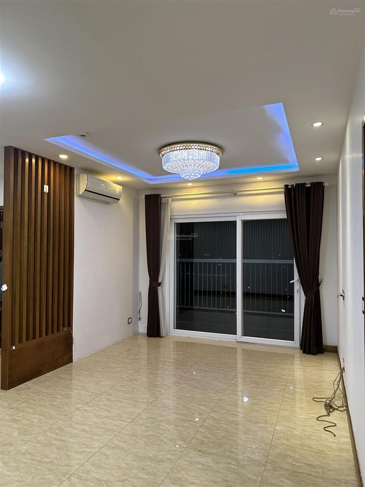 Cho thuê golden palace, mễ trì 120m2 3pn cơ bản,nhà sạch đẹp, có slot otô chỉ 16tr/th 0932 526 ***