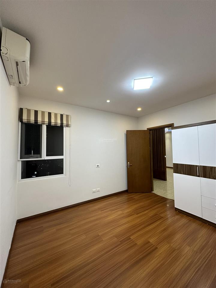 Cho thuê golden palace, mễ trì 120m2 3pn cơ bản,nhà sạch đẹp, có slot otô chỉ 16tr/th 0932 526 ***