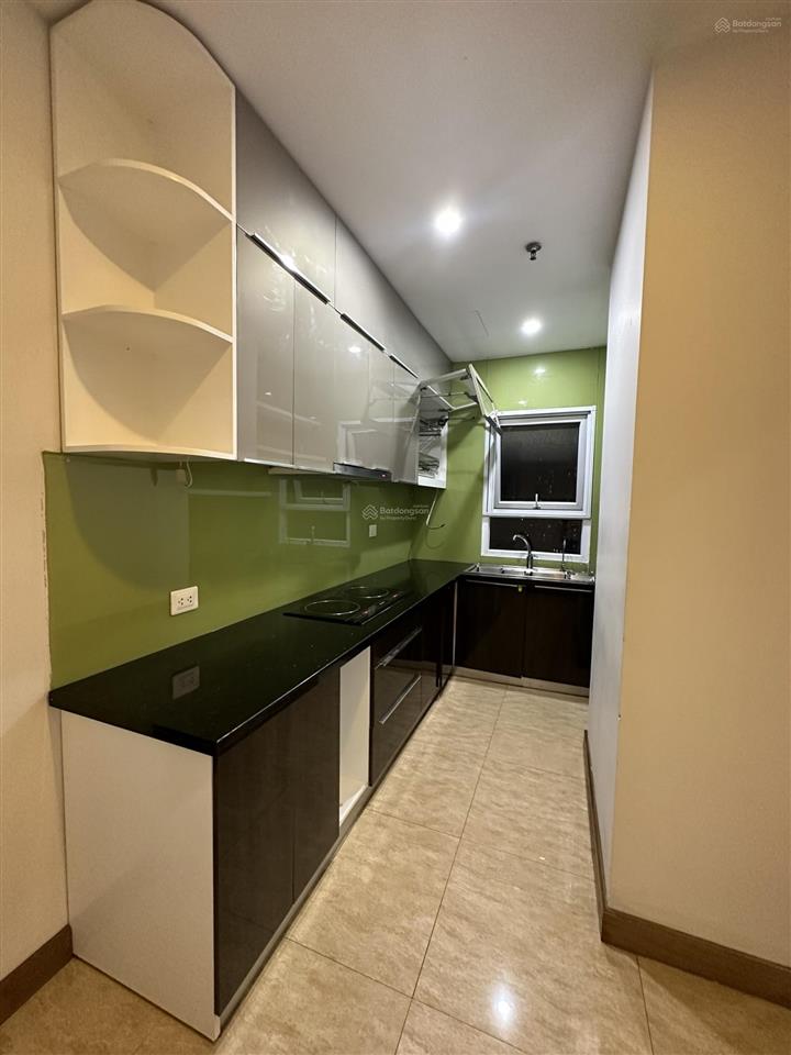 Cho thuê golden palace, mễ trì 120m2 3pn cơ bản,nhà sạch đẹp, có slot otô chỉ 16tr/th 0932 526 ***