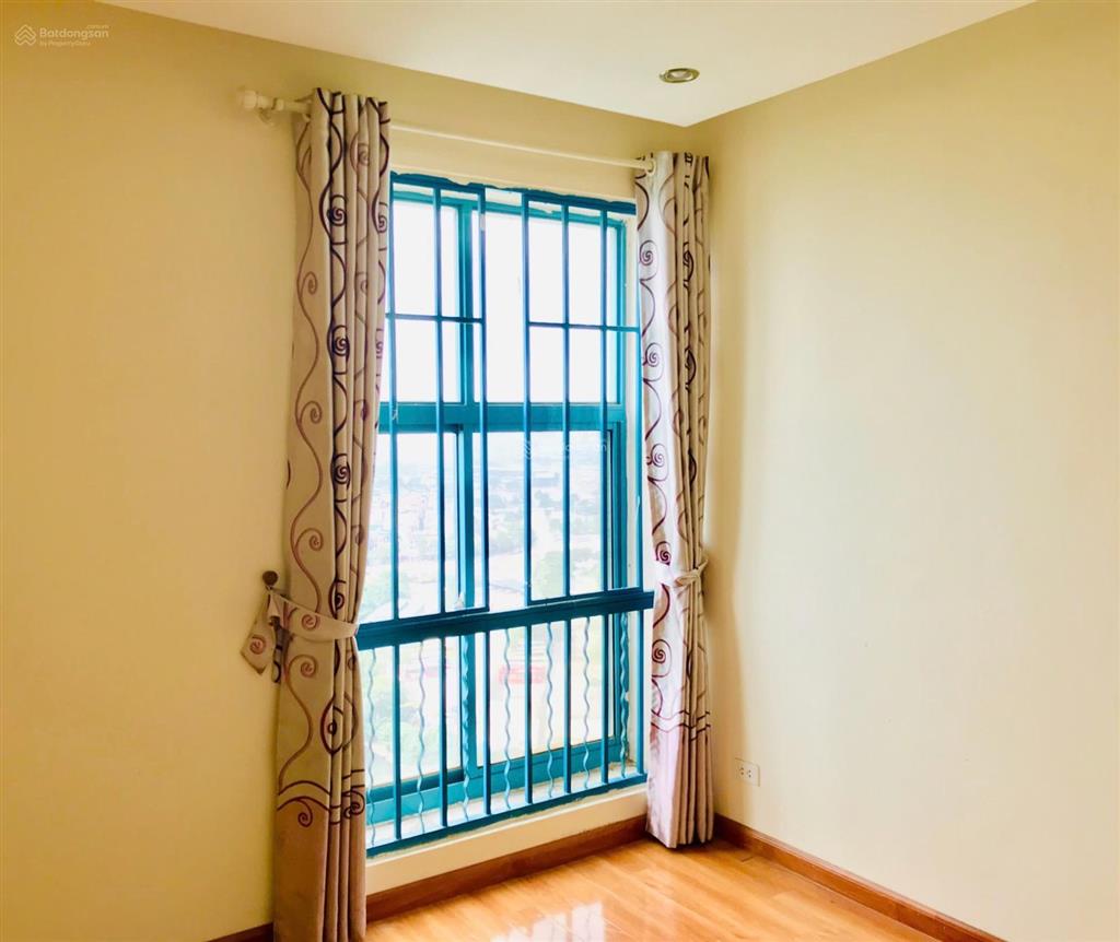 Chủ nhà gửi căn hộ ở sudico ct4 mỹ đình sông đà 135m2 4pn nội thất cơ bản giá 15tr/th 0969 286 ***