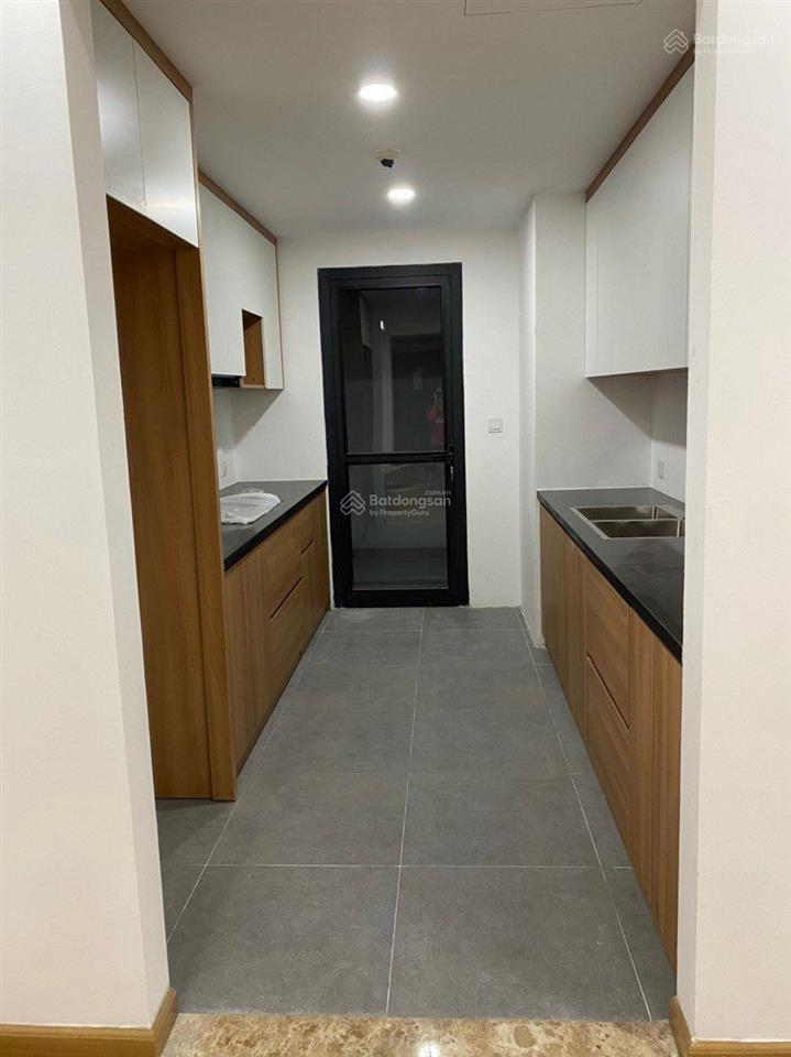 Hot  hà nội paragon cầu giâý cho thuê 2pn, 2wc 90m2 cơ bản,bc đông nam chỉ 14,5tr/th 0916 459 ***
