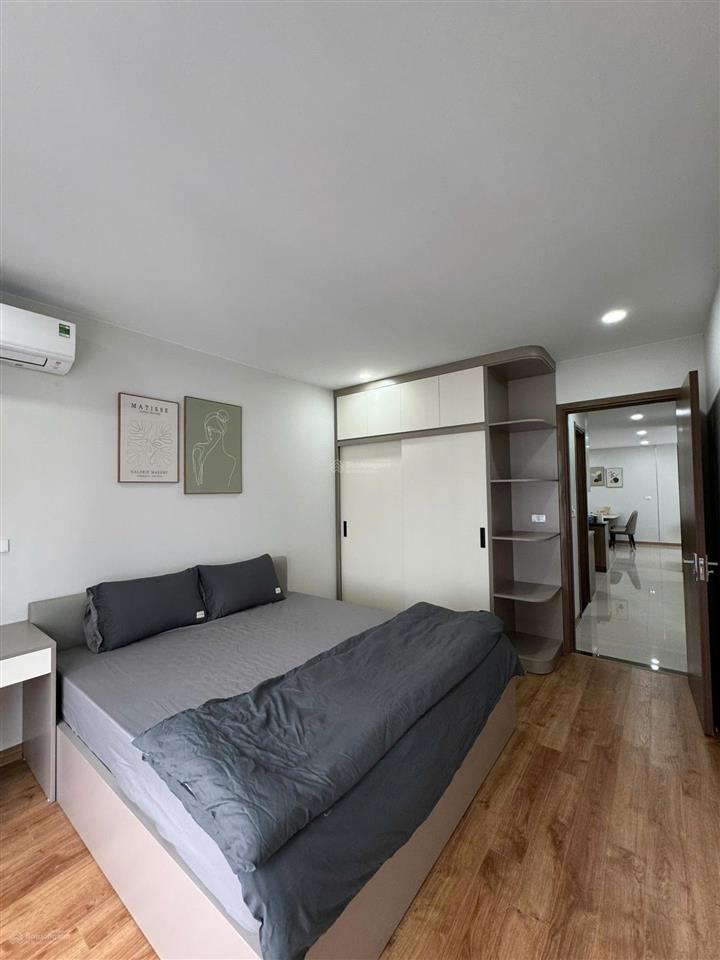 Bán gấp chung cư rose town dv4 3pn có đồ cơ bản, giá chỉ 6.7 tỷ, dt 93m2, 3 pn góc