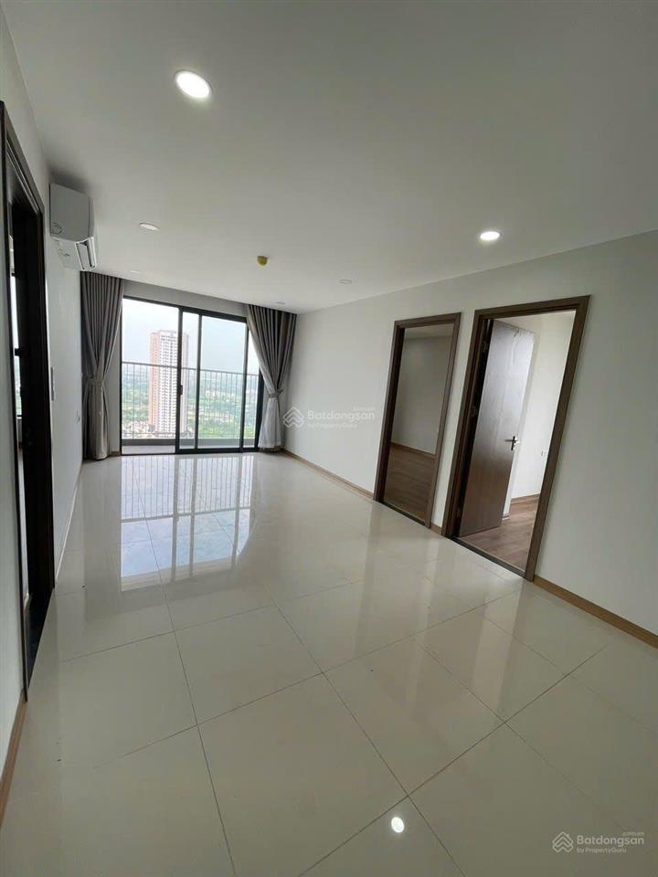 Bán gấp chung cư rose town dv4 3pn có đồ cơ bản, giá chỉ 6.7 tỷ, dt 93m2, 3 pn góc