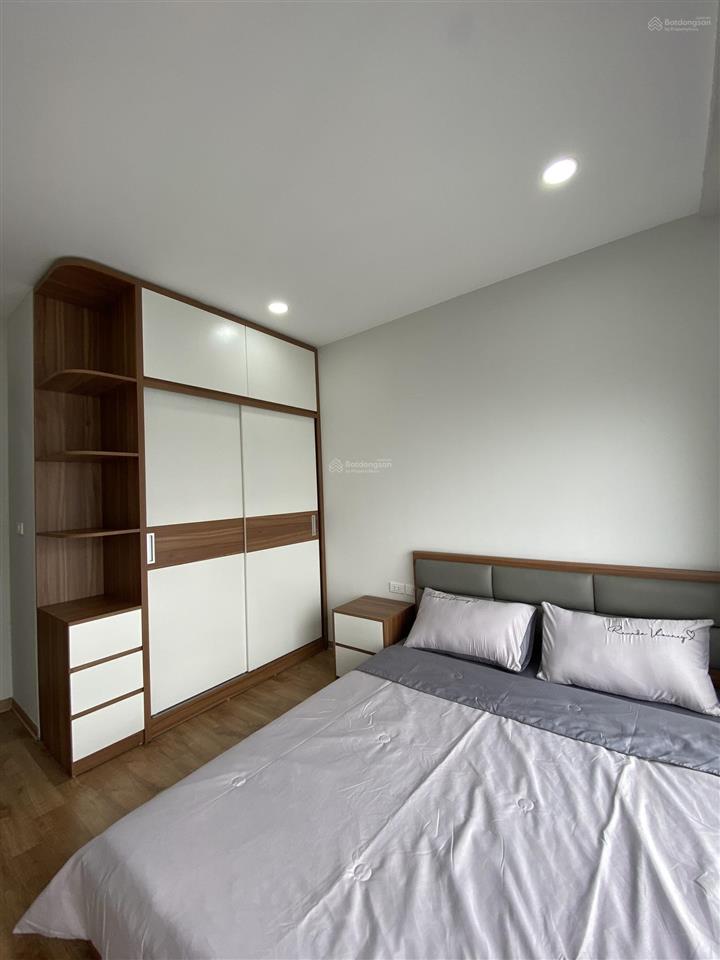 Cho thuê chung cư 282 lĩnh nam  ba hàng n02, 3pn. 8.5tr, cực sốc, rẻ, đủ đồ đạc, ở ngay