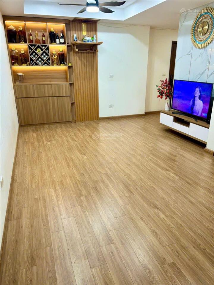 Cho thuê chung cư osaka complex 48 ngọc hồi hm, 3 pn full đồ 8 triệu, nhà đẹp
