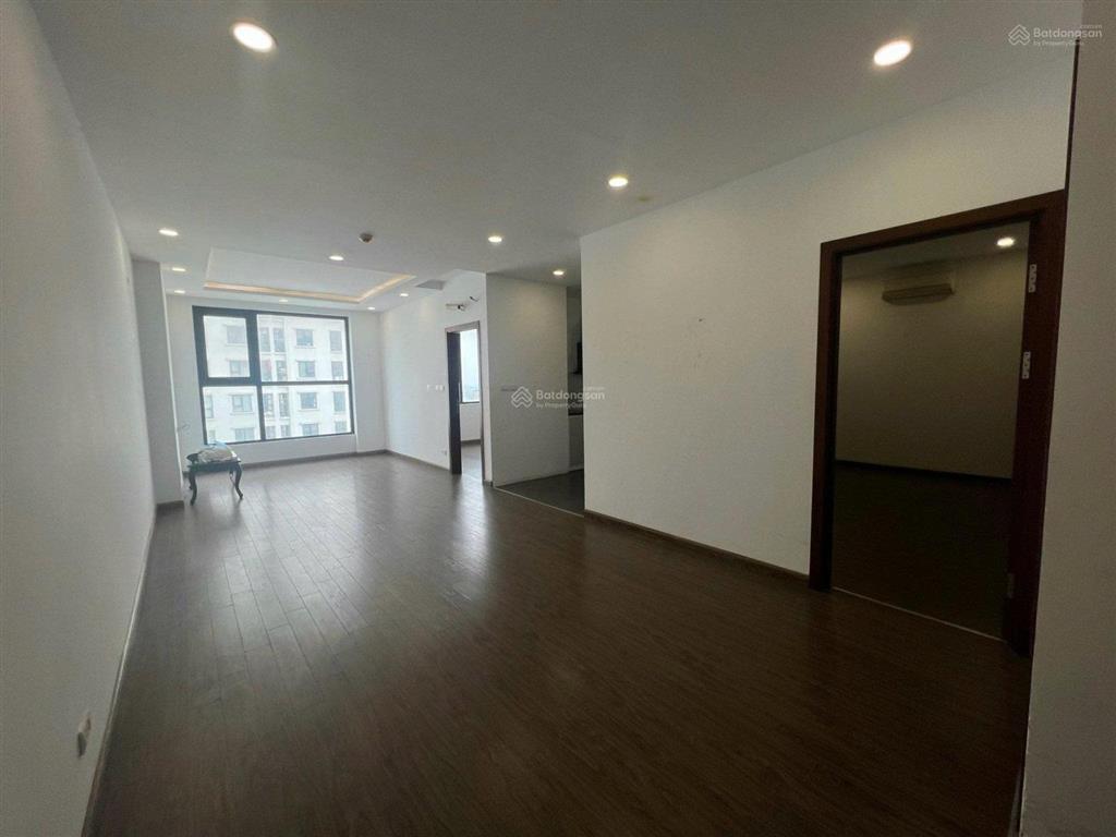 Cho thuê chung cư sky central 176 định công  hm, 99m 3 pn nguyên bản 12 tr, phù hợp vp, kho, ở