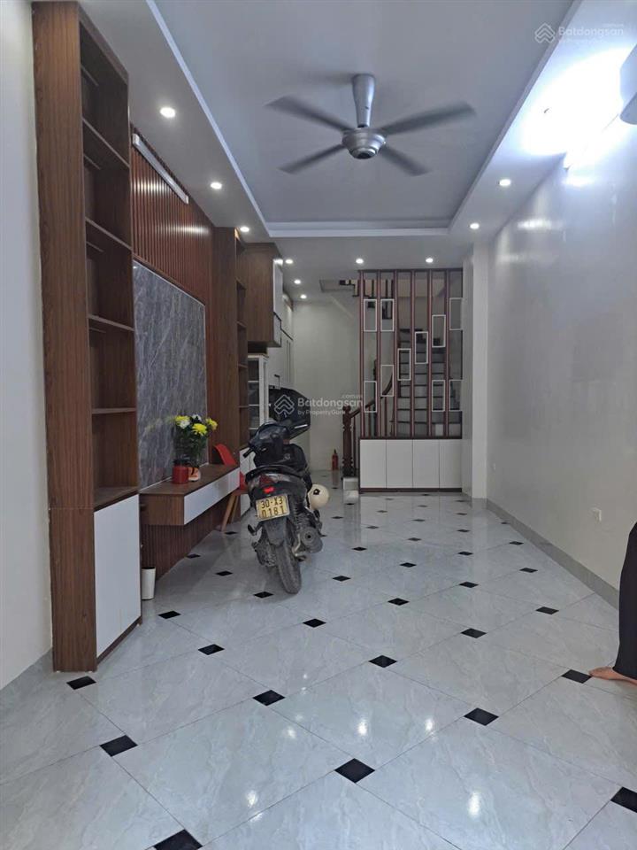 Cho thuê nhà riêng 34 thanh lân  hoàng mai 40m x5t, gần phố, ô tô cách nha 5m, đủ đồ 3 pn 11.5tr