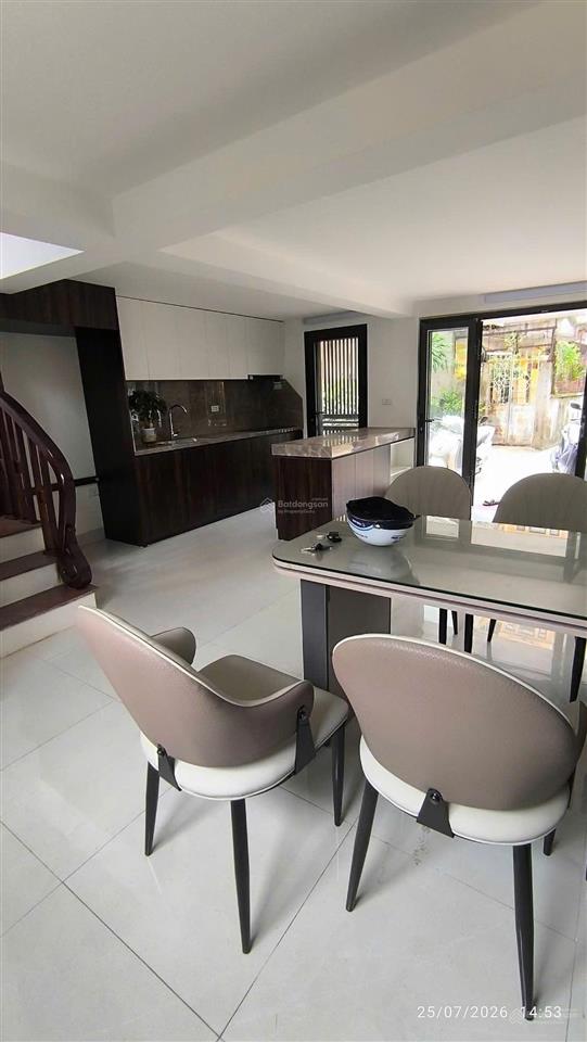 Cho thuê nr 209 ngọc hồi  thanh trì, phân lô, ô tô, 30m x 5t, 4 pn nhà mới đẹp có đồ 12 t