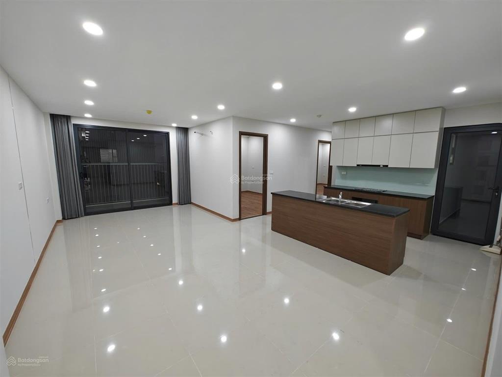 Cho thuê chung cư rose town 79 ngọc hồi 105m², 3 pn căn góc, full đồ cơ bản 12 triệu nhà cực đẹp