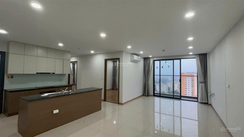 Cho thuê chung cư rose town 79 ngọc hồi 105m², 3 pn căn góc, full đồ cơ bản 12 triệu nhà cực đẹp