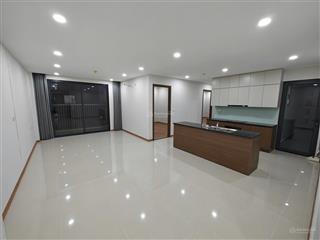 Cho thuê chung cư rose town 79 ngọc hồi hoàng mai 90m 2 pn có đồ cơ bản 10,5 tr, nhà đẹp