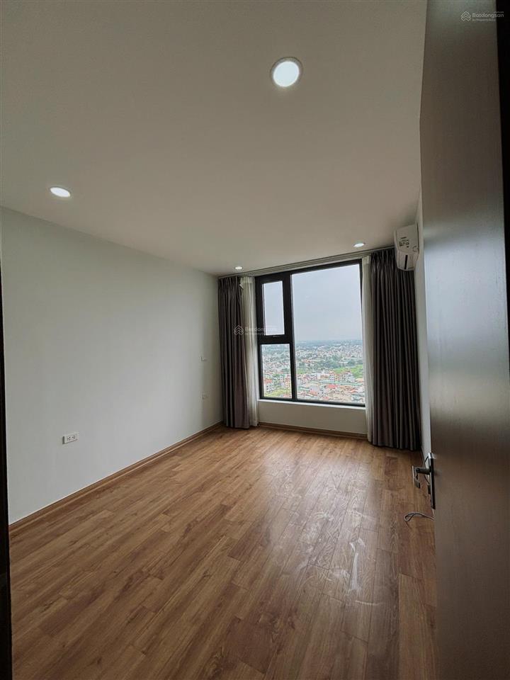 Cho thuê rose town 79 ngọc hồi 79m 2pn giá chỉ 9,5 triệu! có ban công