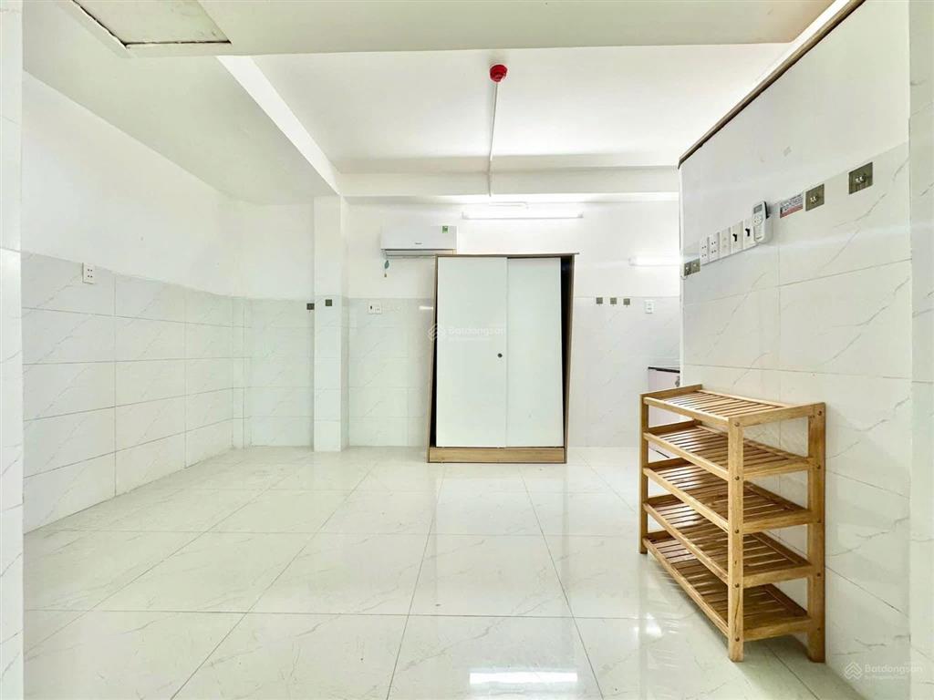 Trống sẵn phòng kiot máy lạnh giá rẻ ngay liên khu 45