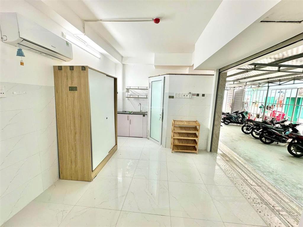 Trống sẵn phòng kiot máy lạnh giá rẻ ngay liên khu 45
