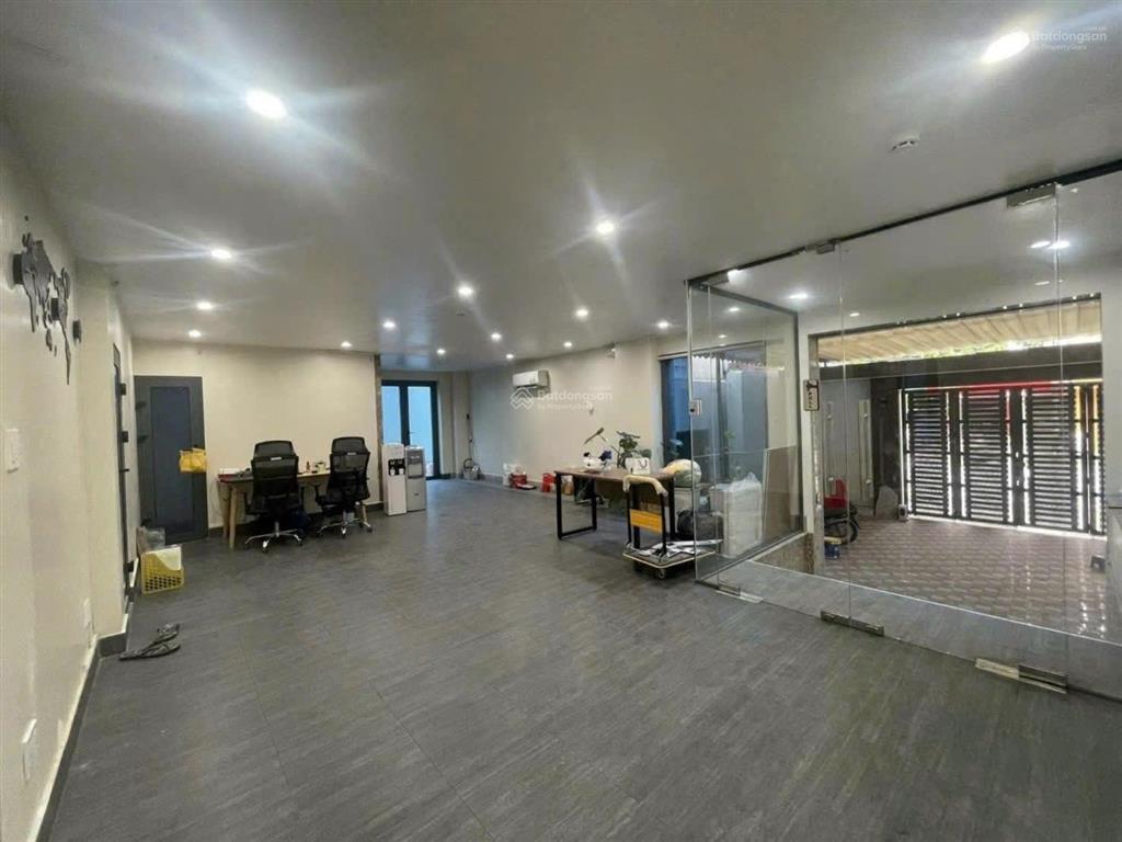 Vị trí vàng, bán nhà mặt tiền ngô thời nhiệm quận 3 (20mx30m) nhà cũ tiện xây mới 180 tỷ 0902 525 ***