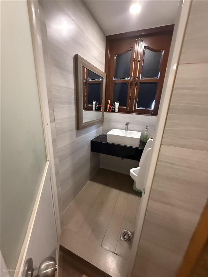 Cho thuê làm spa massage trung tâm quận 3 tp hồ chí minh có 17 phòng 800m2 giá 300 triệu 0902 525 ***