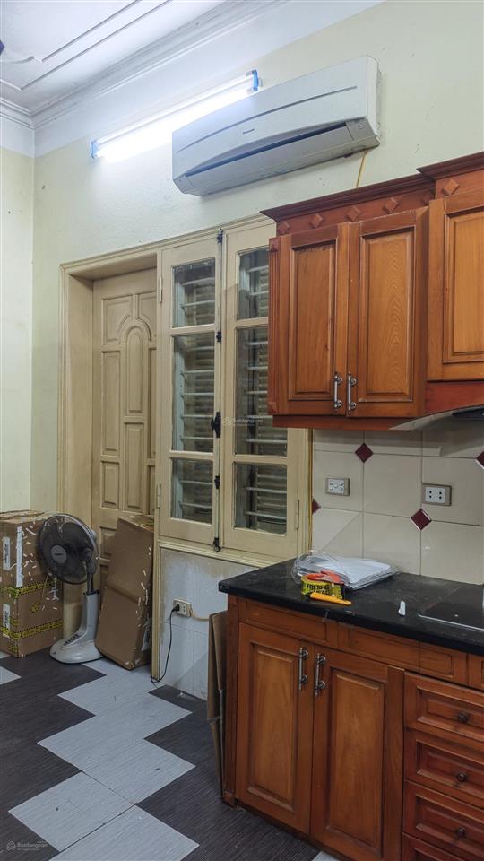 Nhà cho thuê kinh doanh, làm văn phòng, hoặc để ở. khung nhà đẹp, vị trí trung tâm hà đông