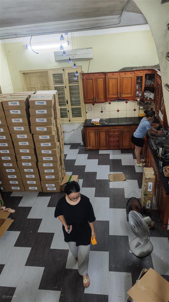 Nhà cho thuê kinh doanh, làm văn phòng, hoặc để ở. khung nhà đẹp, vị trí trung tâm hà đông