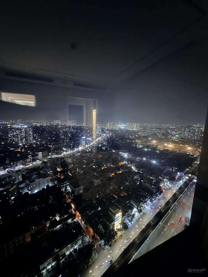 Hiếm bán căn góc 3pn có ban công 100m2 ! view nguyễn trãi giá cả thương lượng trực tiếp chủ