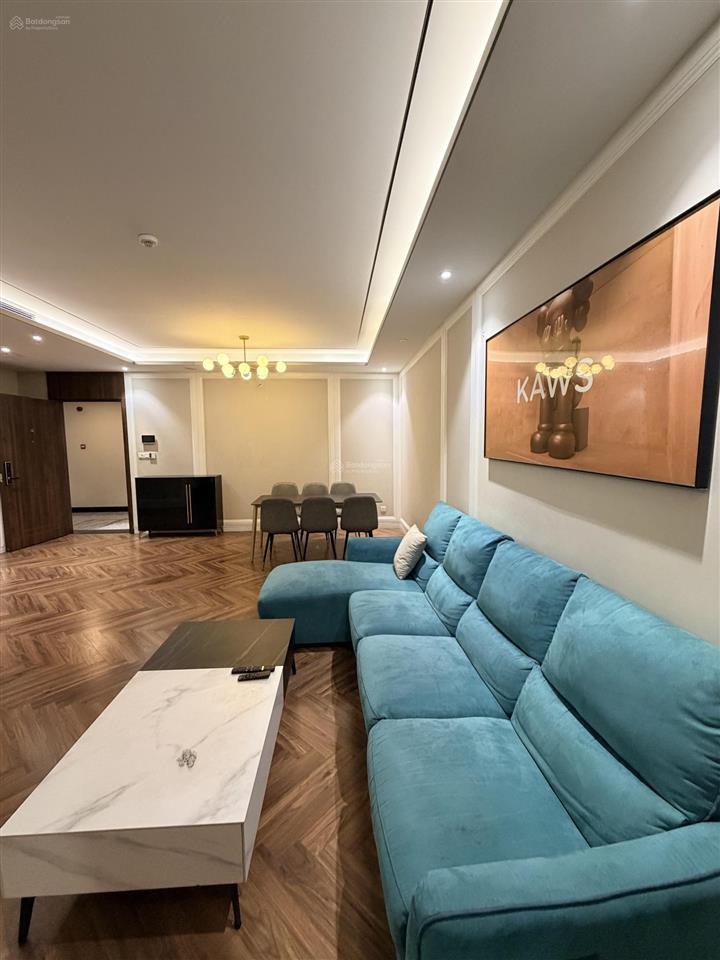 Hiếm bán căn góc 3pn có ban công 100m2 ! view nguyễn trãi giá cả thương lượng trực tiếp chủ