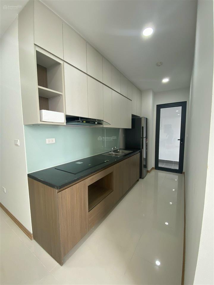 (giá tốt nhất tòa) bán cc rose town 79 ngọc hồi, 2pn, 2wc, nội thất cơ bản gắn tường