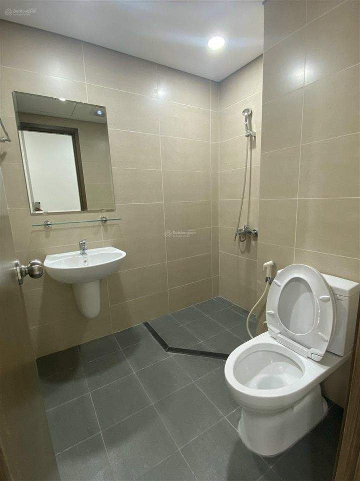 (giá tốt nhất tòa) bán cc rose town 79 ngọc hồi, 2pn, 2wc, nội thất cơ bản gắn tường