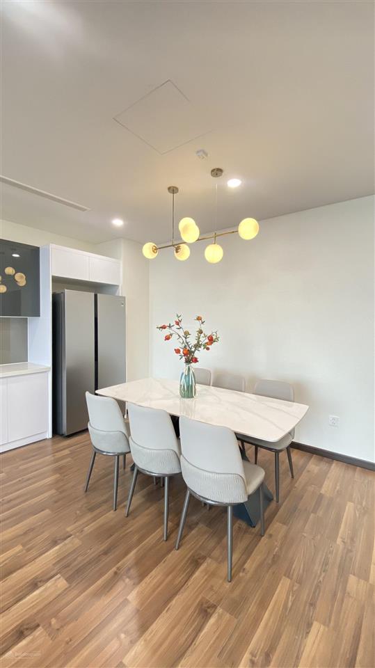 Chính chủ công ty quản lý chúng tôi cần thanh lý căn tại dv01  rose town giá cả thoả thuận