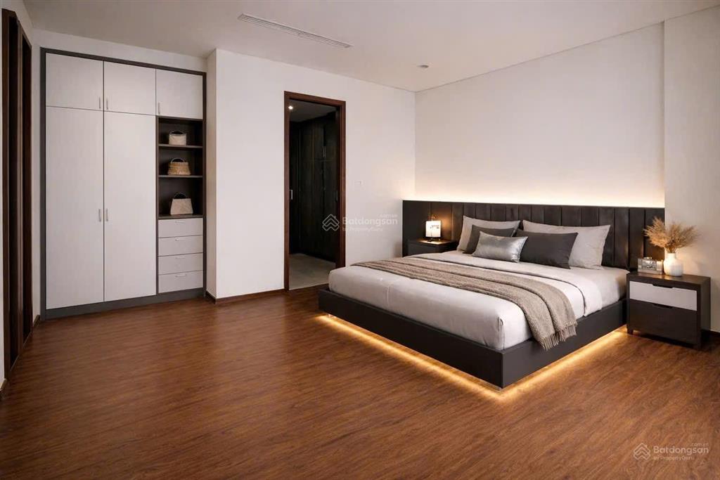 Cho thuê căn hộ mới tinh, căn góc 3 phòng ngủ view sông hồng tại riverview, vào được ngay