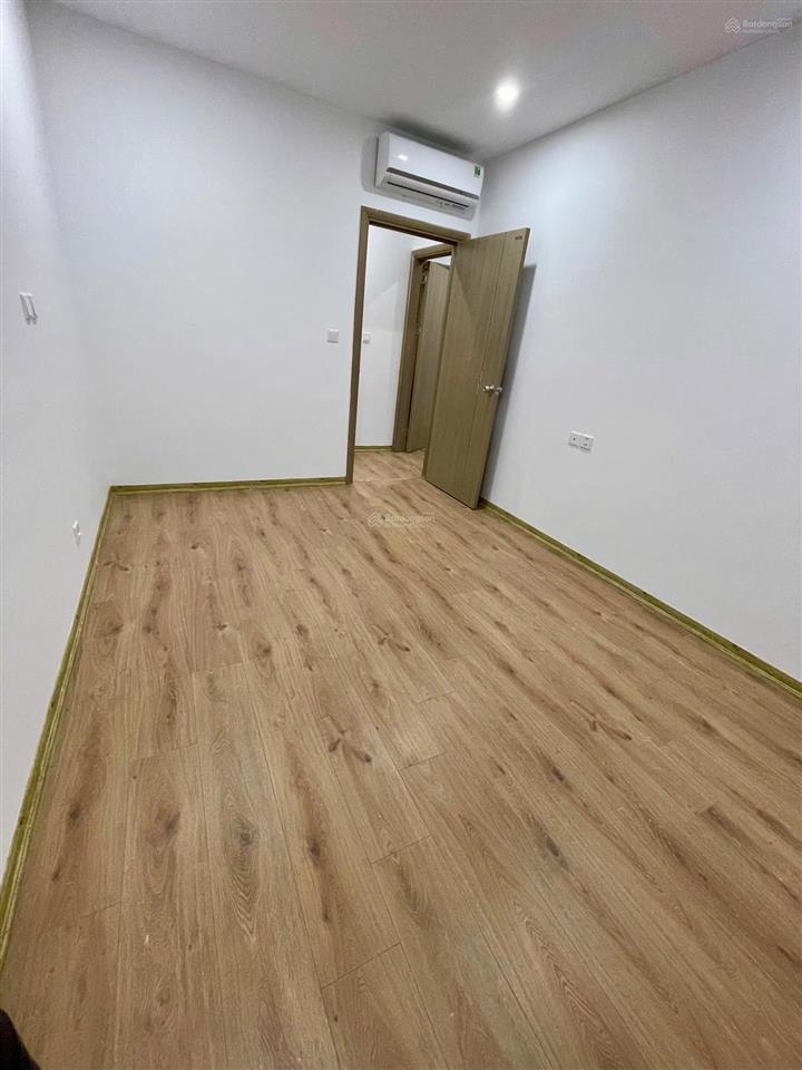 Cho thuê căn góc hướng mát, 103m² là 3 phòng ngủ, nội thất cơ bản 15,5 triệu/tháng vào được luôn