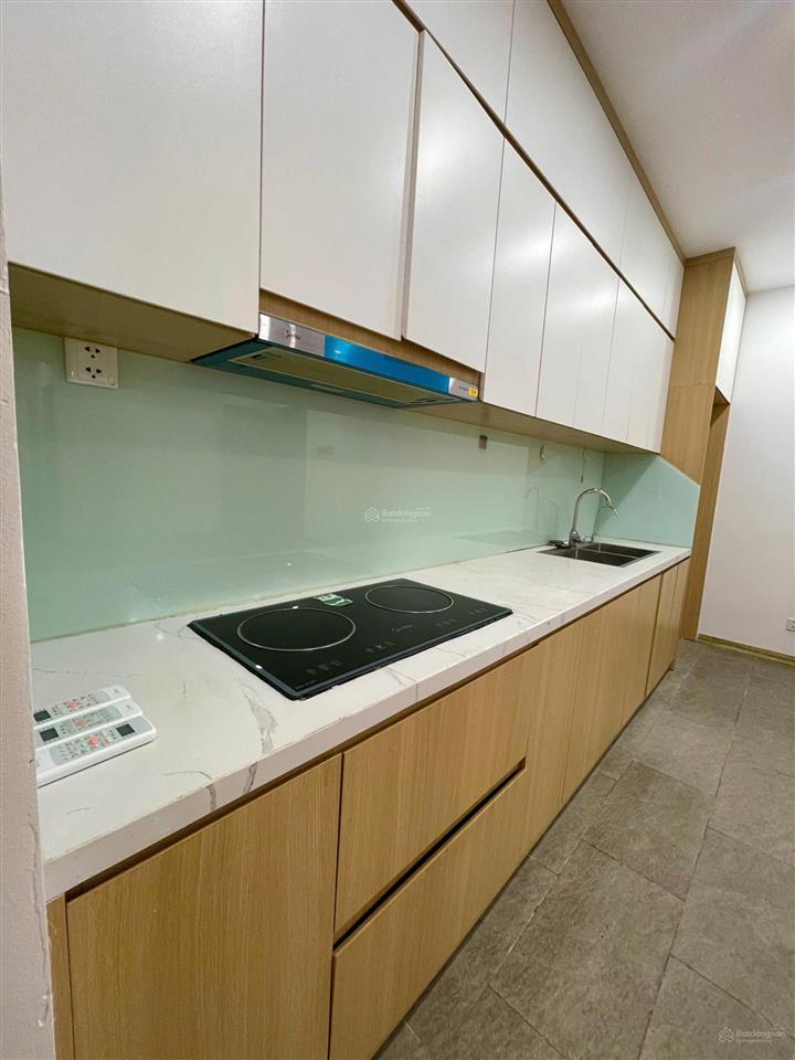 Cho thuê căn góc hướng mát, 103m² là 3 phòng ngủ, nội thất cơ bản 15,5 triệu/tháng vào được luôn