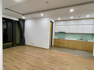 Cho thuê căn góc hướng mát, 103m² là 3 phòng ngủ, nội thất cơ bản 15,5 triệu/tháng vào được luôn