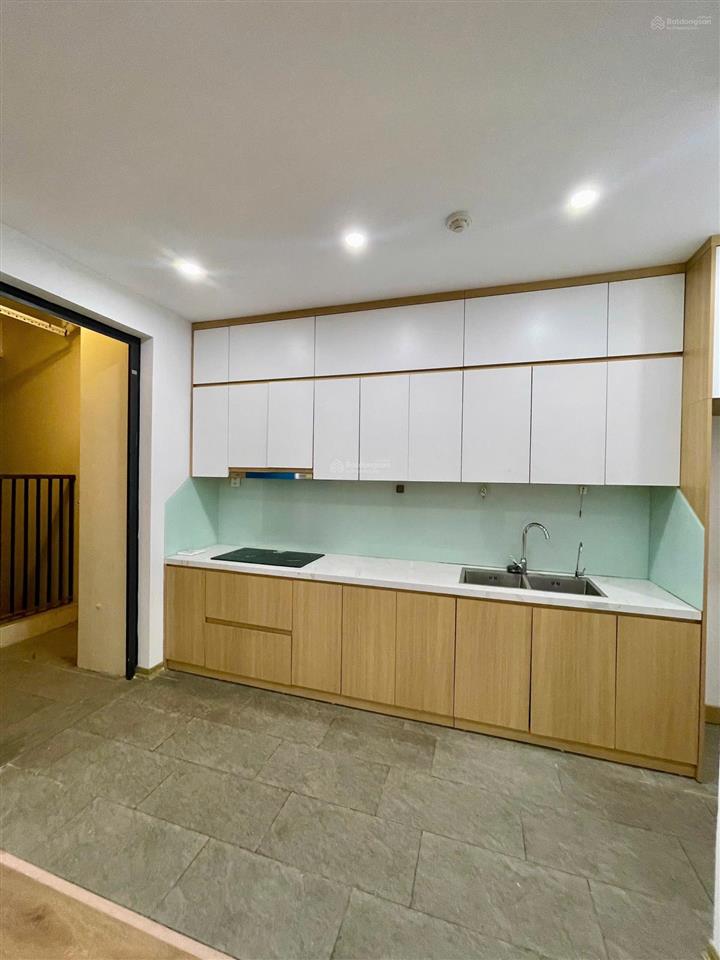 Cho thuê căn góc hướng mát, 103m² là 3 phòng ngủ, nội thất cơ bản 15,5 triệu/tháng vào được luôn