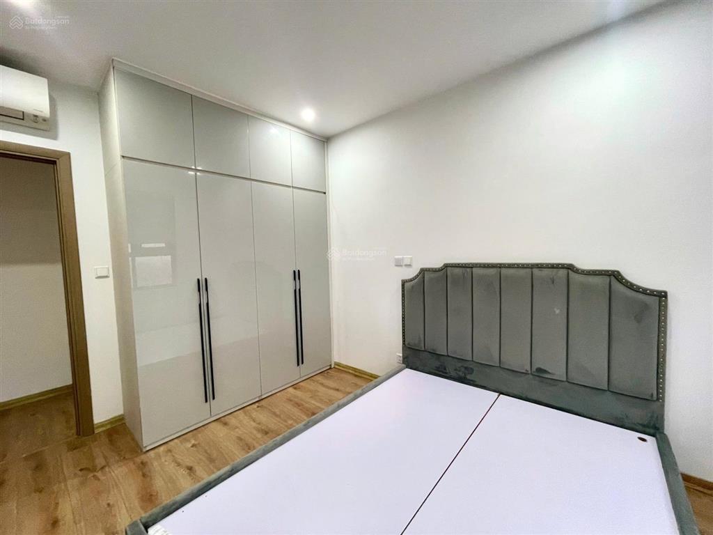 Chính chủ gửi cho thuê căn góc 104m2  3 phòng ngủ  đầy đủ nội thất giá chỉ 18 triệu/ tháng