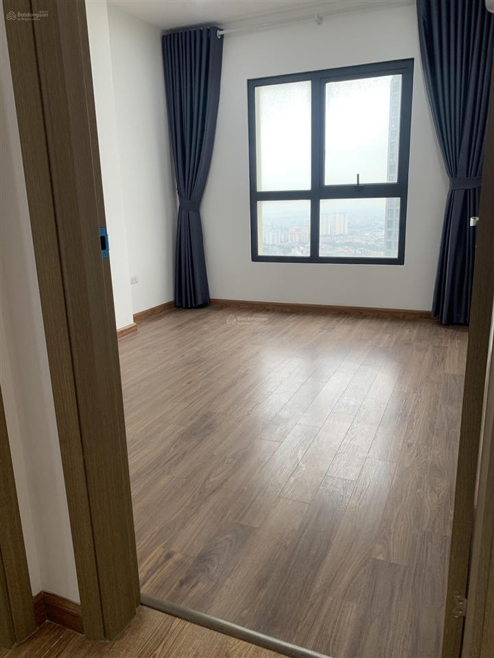 Hiếm có cho thuê căn 2 ngủ cơ bản có điều hoà cho thuê ở hoặc làm vp (nhà vuông hướng mát)