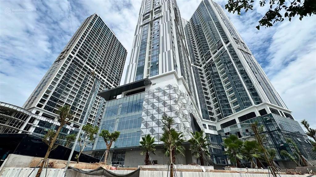 Mức giá tốt, thiện chí cho thuê căn 2 ngủ 72m2  nội thất bàn giao cđt đầy đủ cơ bản