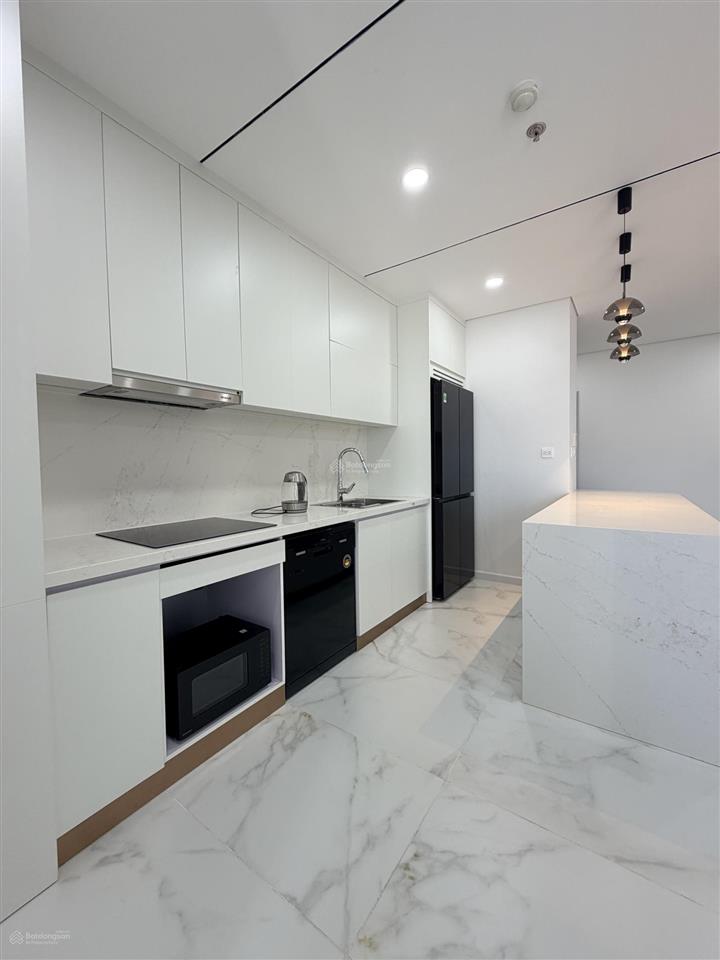 Chờ lấy sổ bán căn 105, 3 ngủ, 2 wc, mới tinh tại capital elite. ace quan tâm  e ạ.