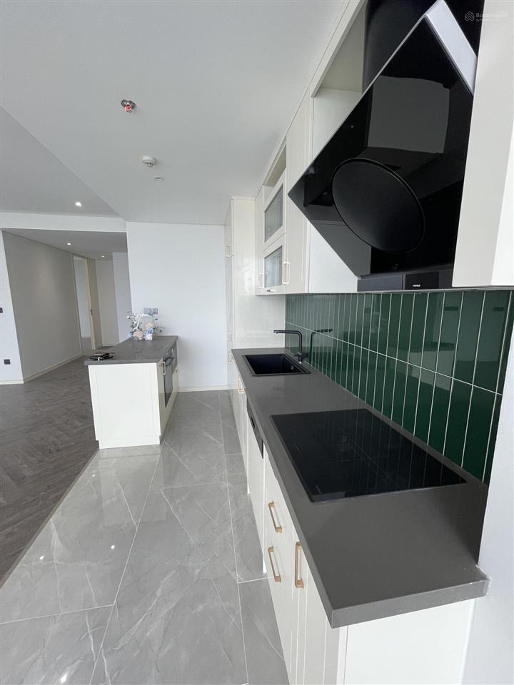 Cho thuê cc epic tower, 24 triệu vnd, 80m2, 2pn, 2wc, nội thất sang trọng siêu hot