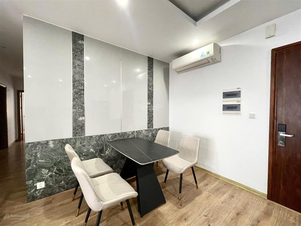 Chính chủ gửi cho thuê căn góc 104m2  3 phòng ngủ  đầy đủ nội thất giá chỉ 18 triệu/tháng