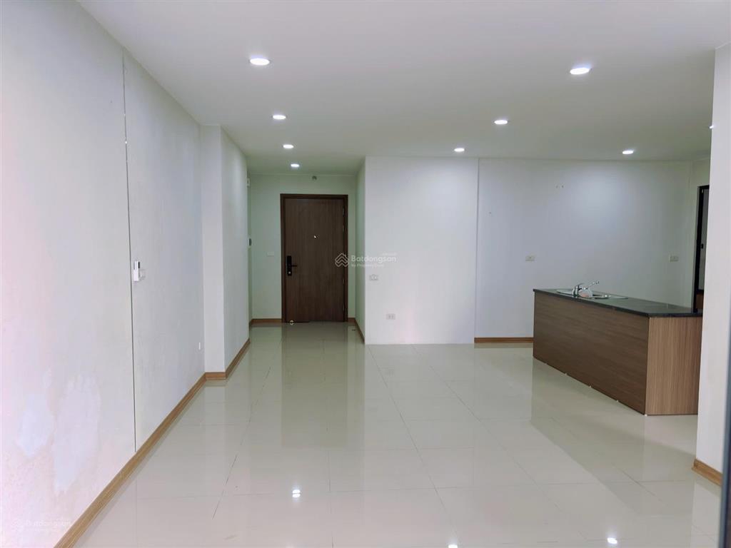Em chính chủ quản lý bán căn hộ tại rose town, tầng đẹp căn góc, view thoáng, giá trao đổi ạ