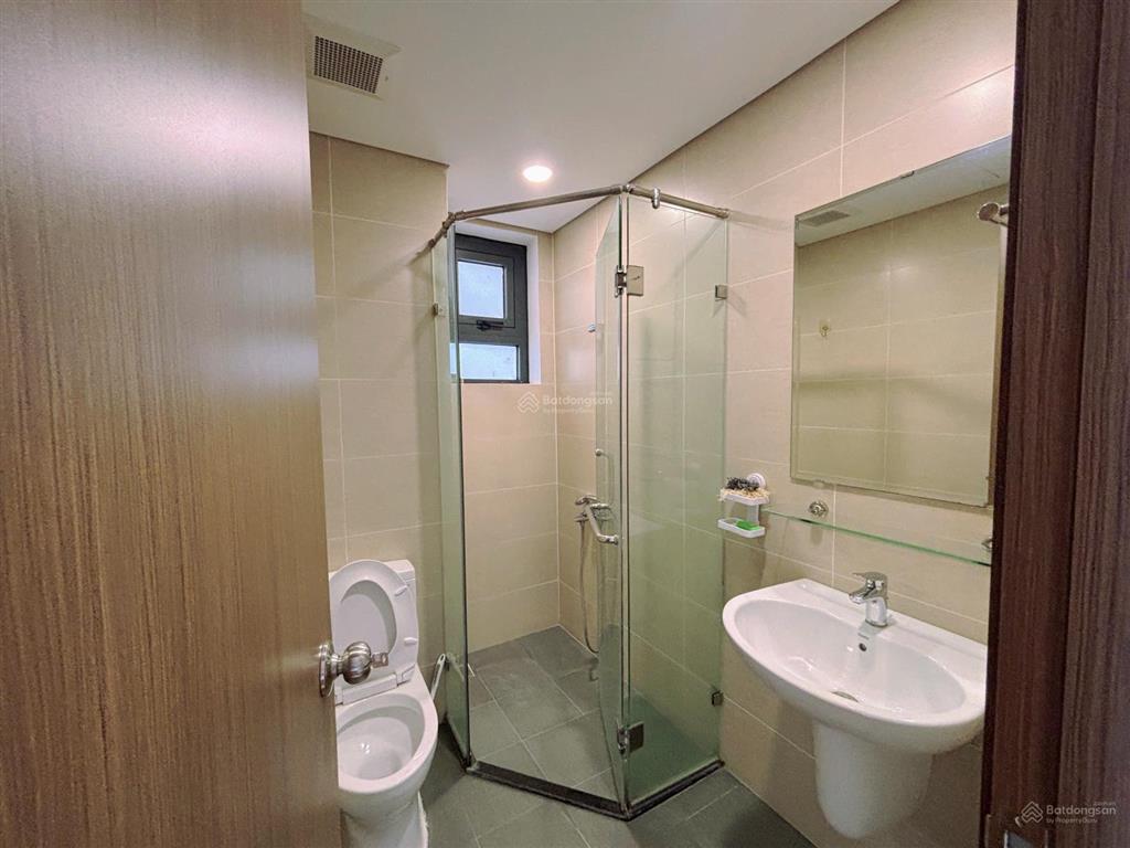 Em chính chủ quản lý bán căn hộ tại rose town, tầng đẹp căn góc, view thoáng, giá trao đổi ạ