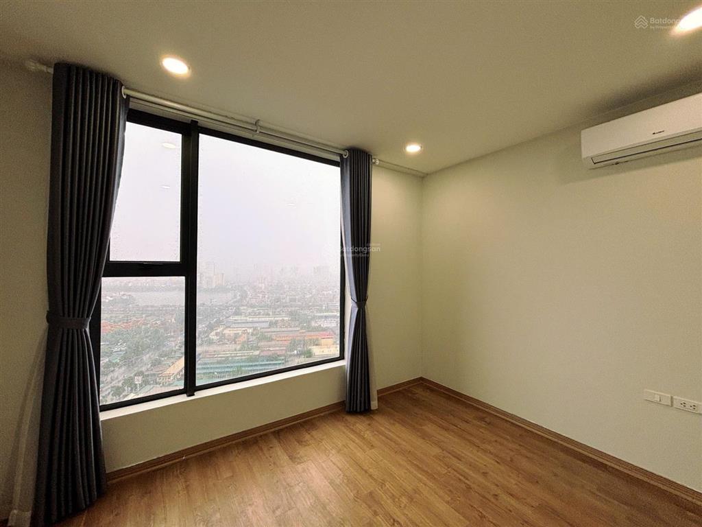 Em chính chủ quản lý bán căn hộ tại rose town, tầng đẹp căn góc, view thoáng, giá trao đổi ạ
