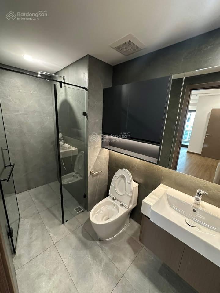 Nhà mới tầng trung view thoáng thiết kế 2 phòng ngủ, 1 khách, 1 bếp nội thất điều hòa âm trần ib ạ