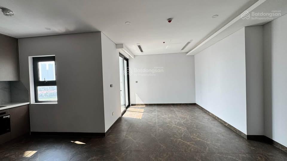 Cho thuê căn hộ 70m2  2pn  2wc nội thất cơ bản miễn phí quản lý, nhà mới vào luôn