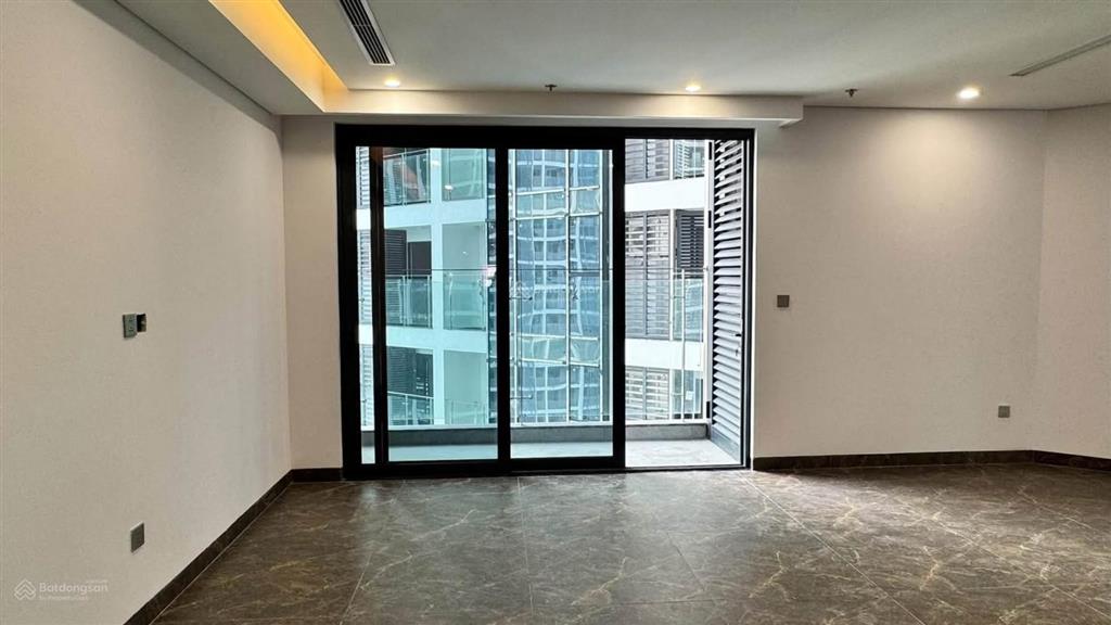 Cho thuê căn hộ 70m2  2pn  2wc nội thất cơ bản miễn phí quản lý, nhà mới vào luôn